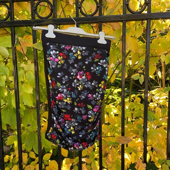 French connection floral mini skirt - Picture 3 of 6